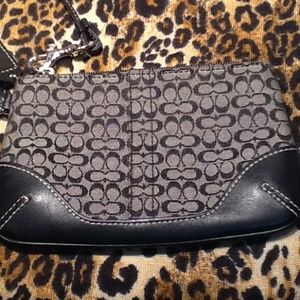 Coach Wristlet-Authentic